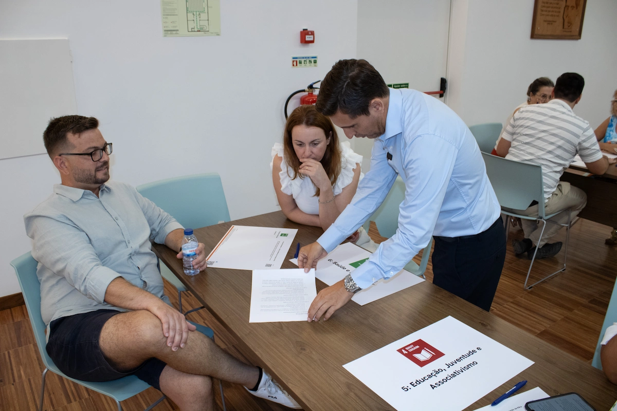 Mesa de trabalho sobre educação, juventude e associativismo